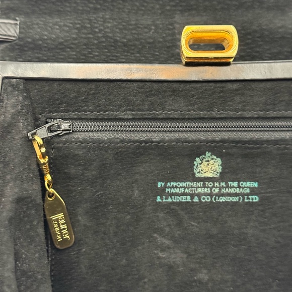 LAUNER LONDON • Small Black Flap Bag • Royal Warrant H.M. QUEEN Made in ENGLAND - Picture 13 of 16